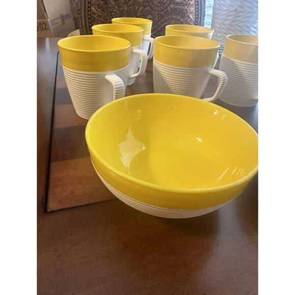 Lot Of 8 Mid Century Raffiaware By Thermo-Temp Yellow Pedastal Bowls and Cups - Picture 3 of 7